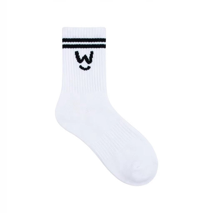 Wippet White Comfy Crew Socks 3-Pack with Cushioned Heel and Toe — Crew-Length, Ribbed Support, Cushioned Athletic Cotton Running Socks
