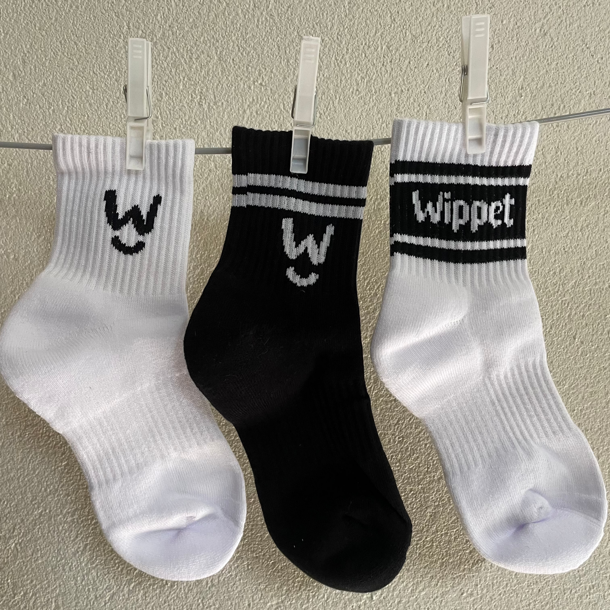 Wippet-Comfy-Cushioned-Supported-Unisex-Running-Quarter-Socks-Mixed-Pack-Happy-Run