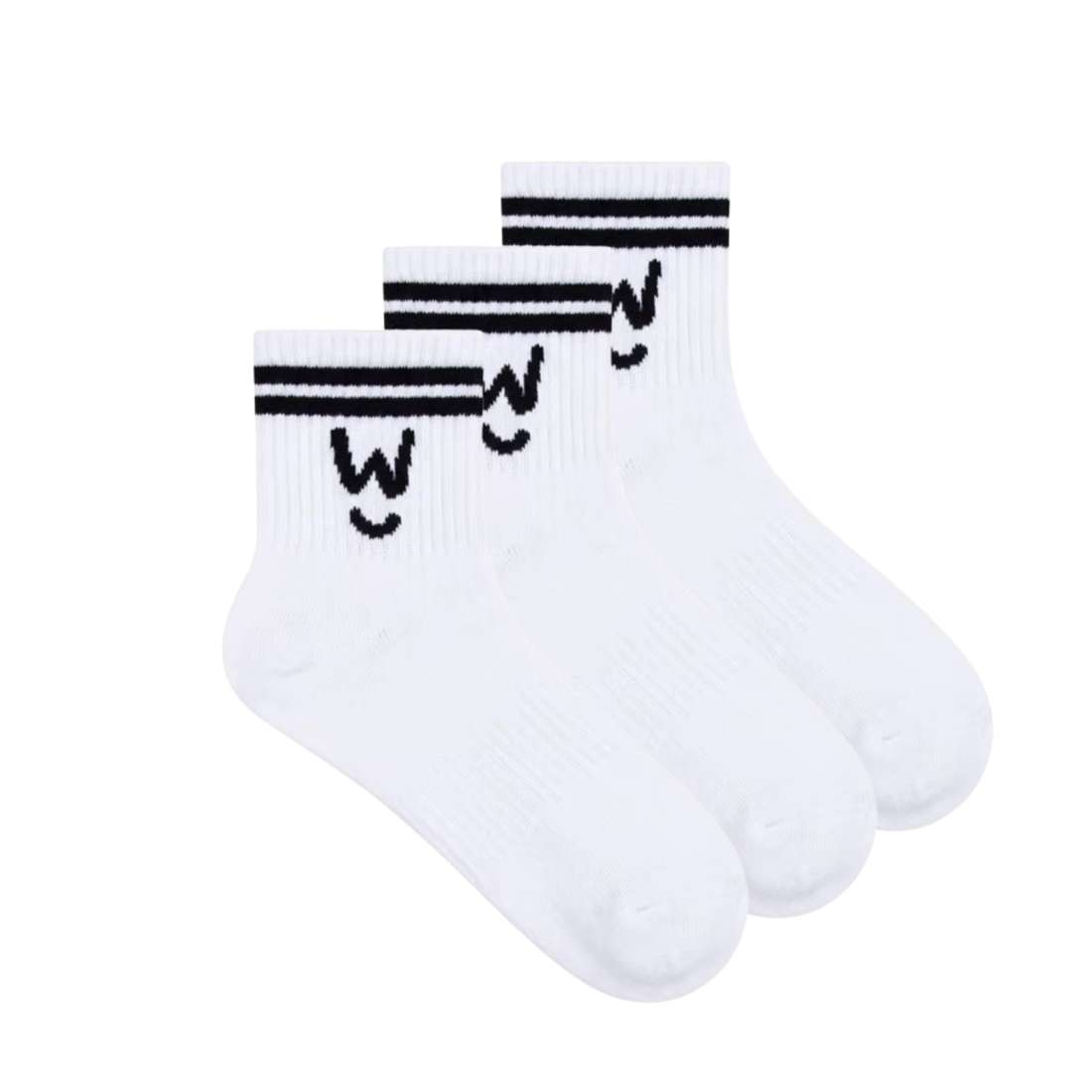 White athletic running socks that offer comfort, support and breathability to runners by Wippet.